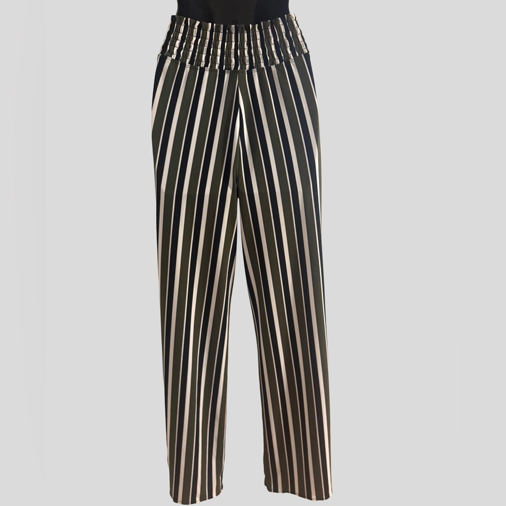 Express Black and White Striped Wide Leg Petite Pants - Picture 2 of 6